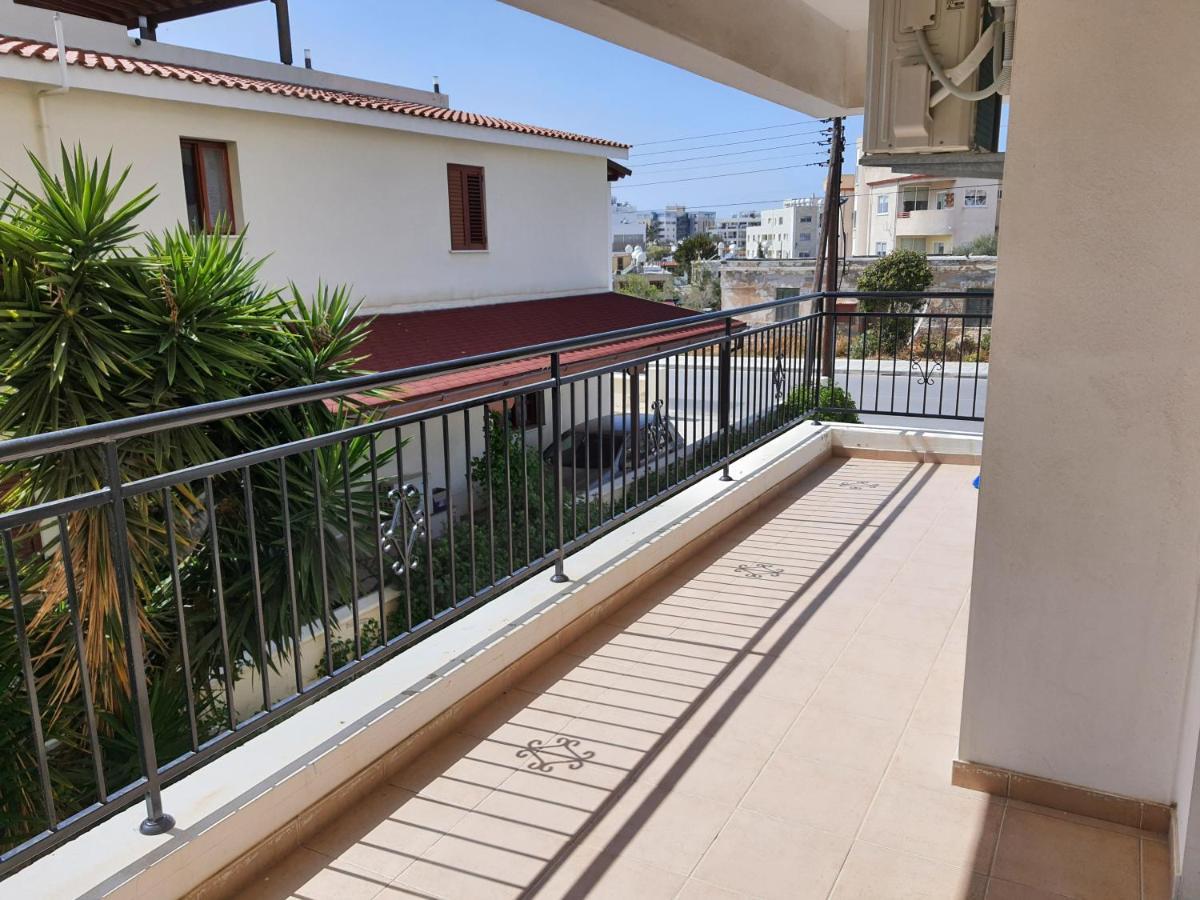 Lovely Apartment At The City Center Of Paphos ภายนอก รูปภาพ
